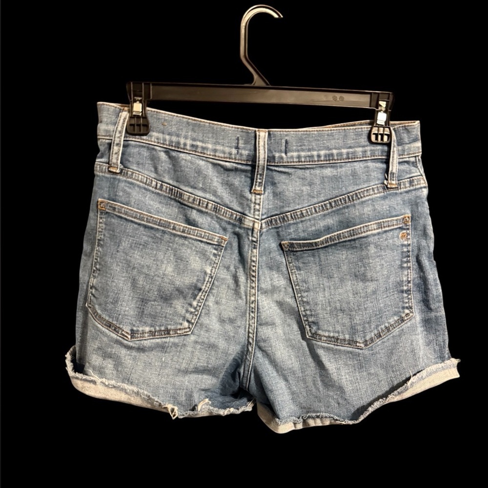 Madewell High-Rise Denim Shorts in Burke Wash: Button-Front Edition - Picture 4 of 6